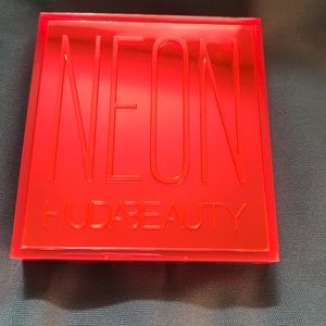 Huda Beauty Neon Obsessions- Orange